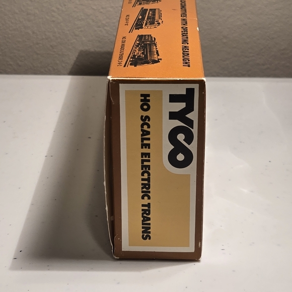 Vintage HO Scale Tyco “Silver Streak” Freight Train Caboose Car w/ Box - Picture 3 of 4